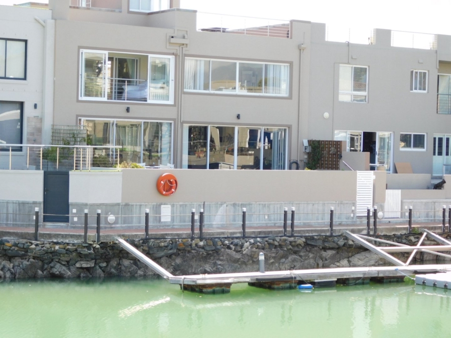 4 Bedroom Property for Sale in Harbour Island Western Cape